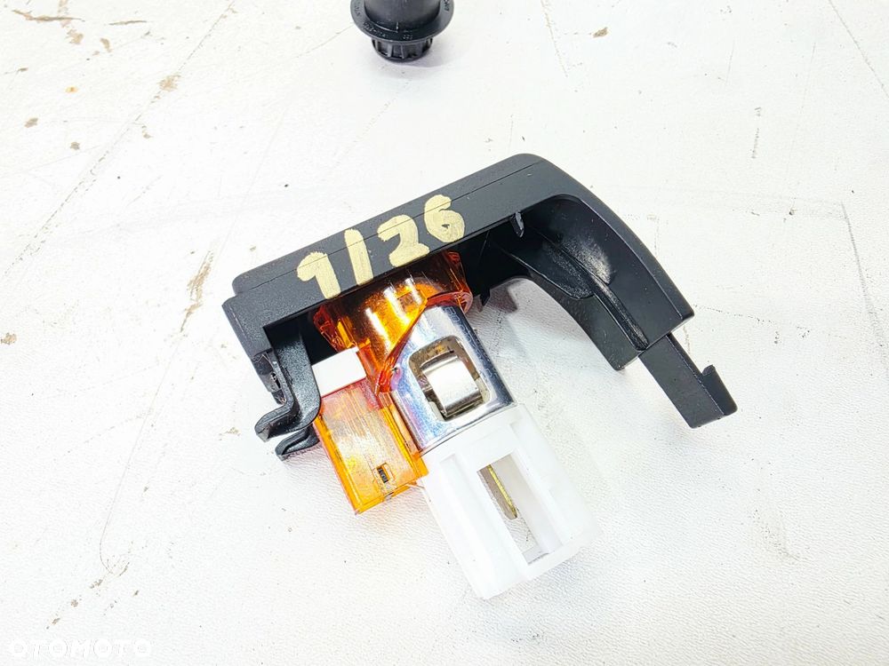GNIAZDO ZAPALNICZKI AUDI A3 8P LIFT 8P0863387D 1/26 - 8