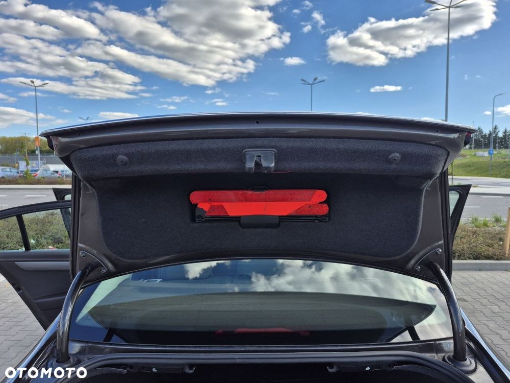 Volkswagen Passat 2.0 TDI Comfortline - 23