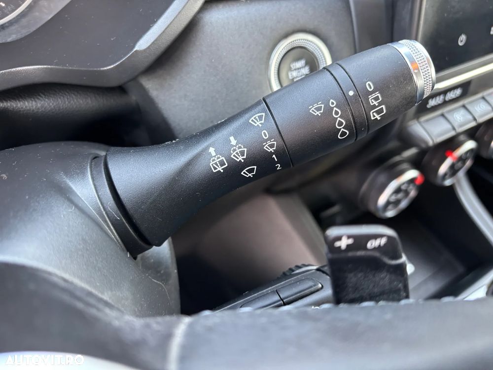 Renault Captur TCe 140 EDC GPF BUSINESS EDITION - 25