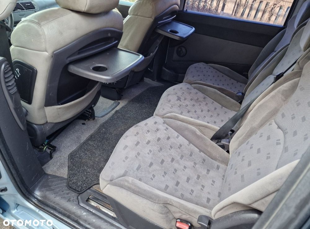 Peugeot 807 - 8