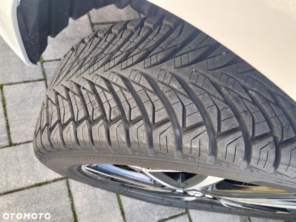 Toyota Yaris Hybrid 1.5 Executive - 31