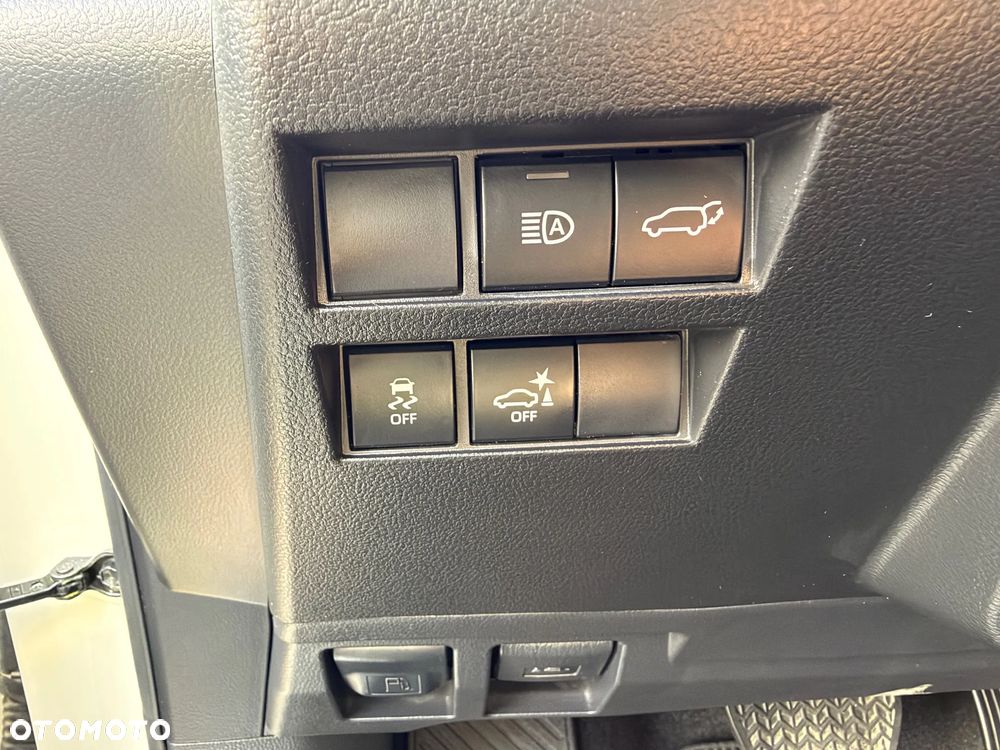 Toyota Land Cruiser - 22