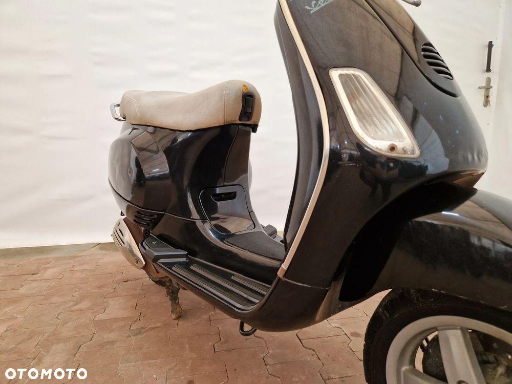 Piaggio Vespa - 16