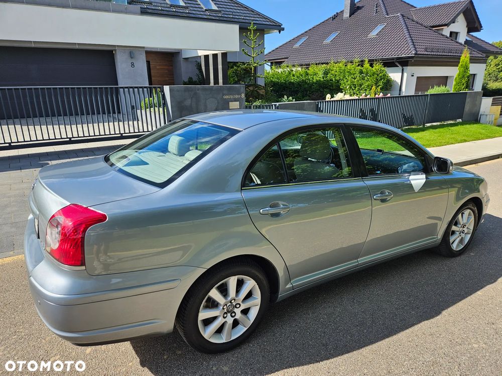 Toyota Avensis 2.0 D-4D Sol - 8