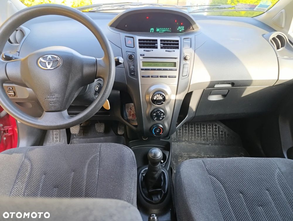 Toyota Yaris 1.0 Terra - 10