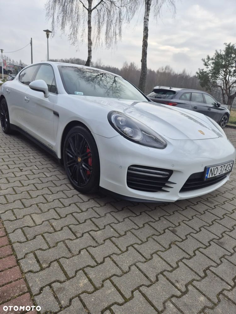 Porsche Panamera GTS PDK - 30