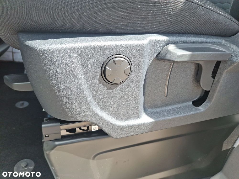 Volkswagen Caravelle - 40