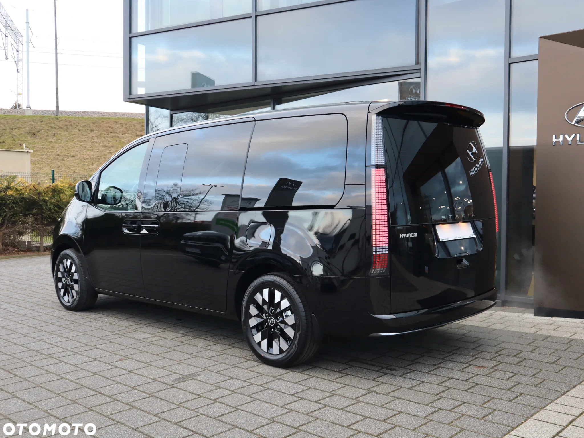 Hyundai Staria - 3