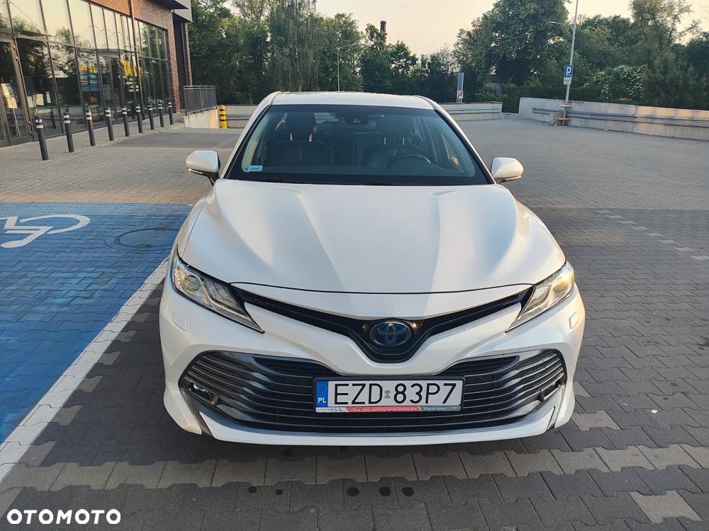 Toyota Camry 2.5 Hybrid Executive CVT - 2