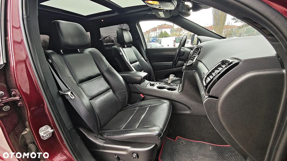 Jeep Grand Cherokee - 25