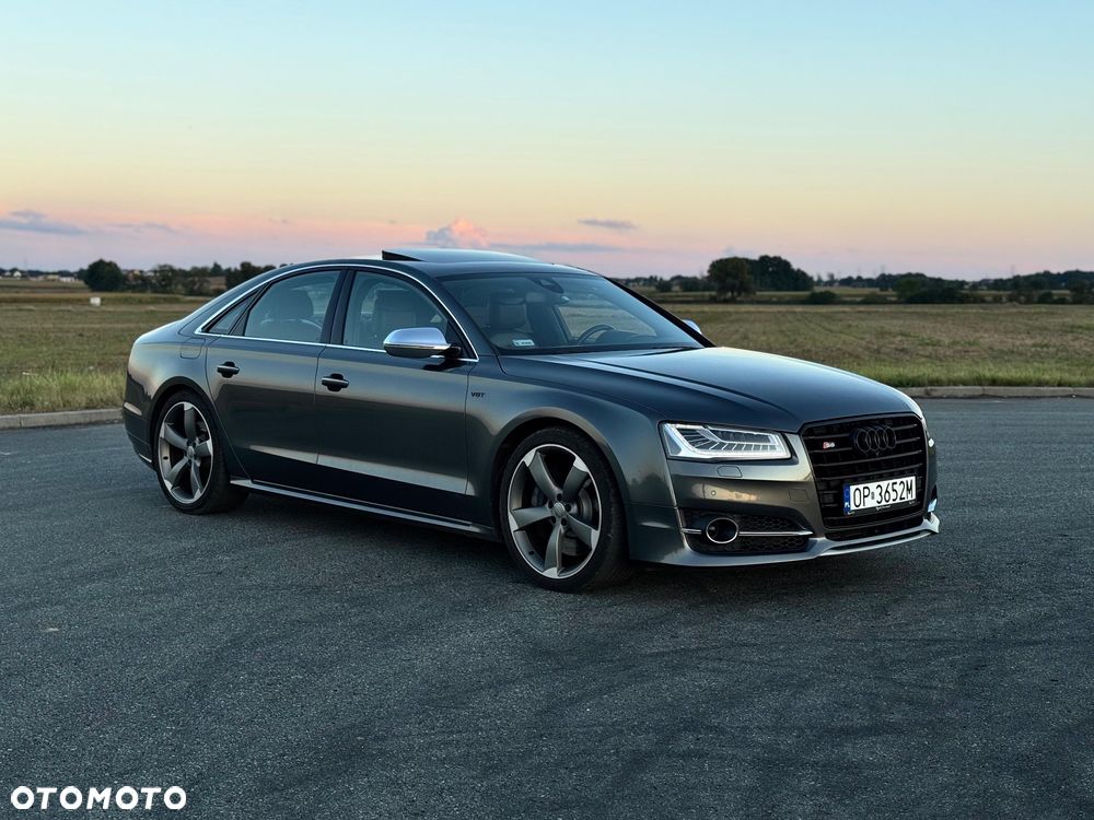 Audi S8 - 4