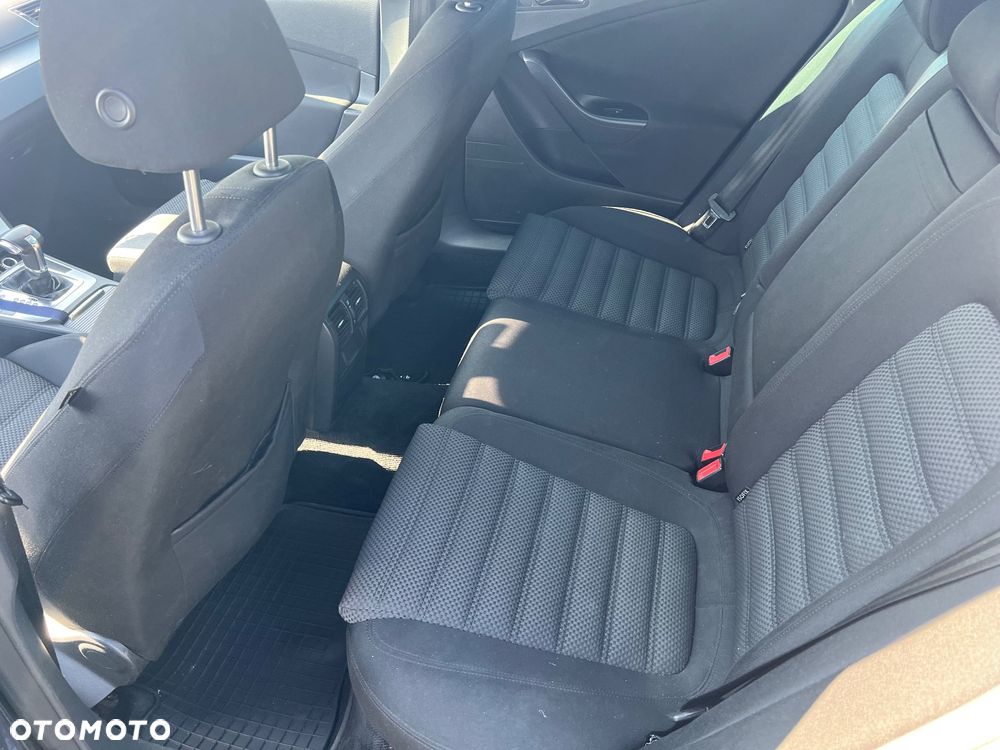 Volkswagen Passat 2.0 TDI DPF Sportline DSG - 9