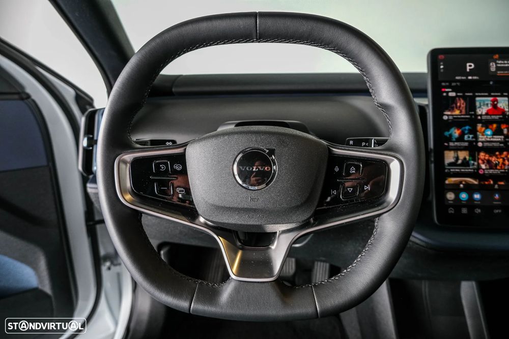 Volvo EX30 Single Motor Extended Range RWD Core - 16