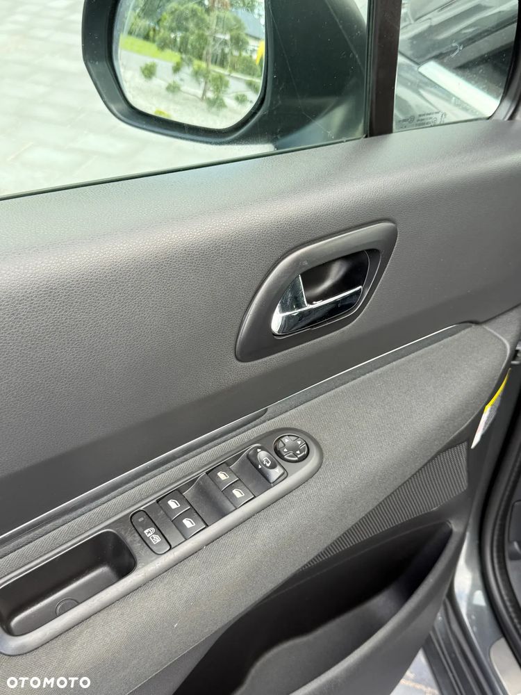 Peugeot 5008 HDI 115 Allure - 29