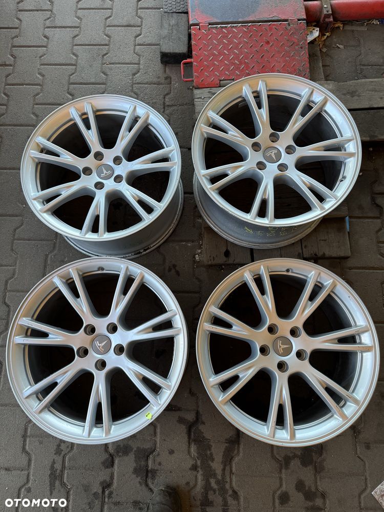 Felgi aluminiowe oryginał Tesla 5x114,3 9,5x19 et45 - 2