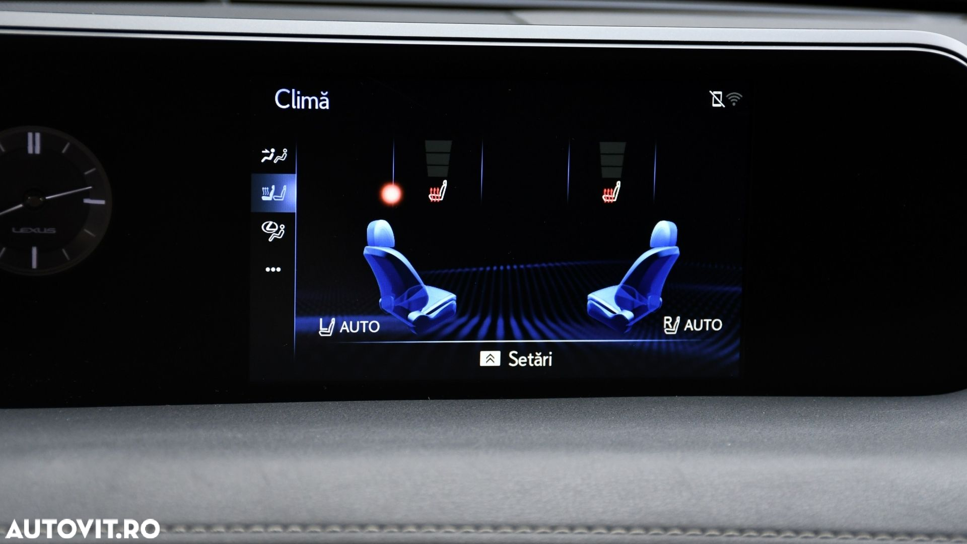 Lexus UX 250h (E-FOUR) Launch Edition - 17