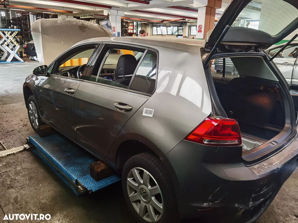 Dezmembrez Golf VII 1.6 TDI , an 2012 , cod motor CLH - 3