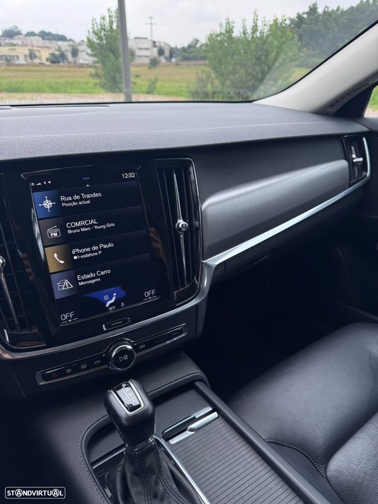 Volvo V90 2.0 D4 Momentum Geartronic - 26