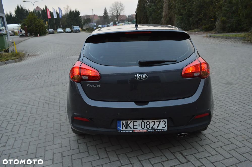 Kia Ceed 1.4 CVVT Fifa World Cup Edition - 8