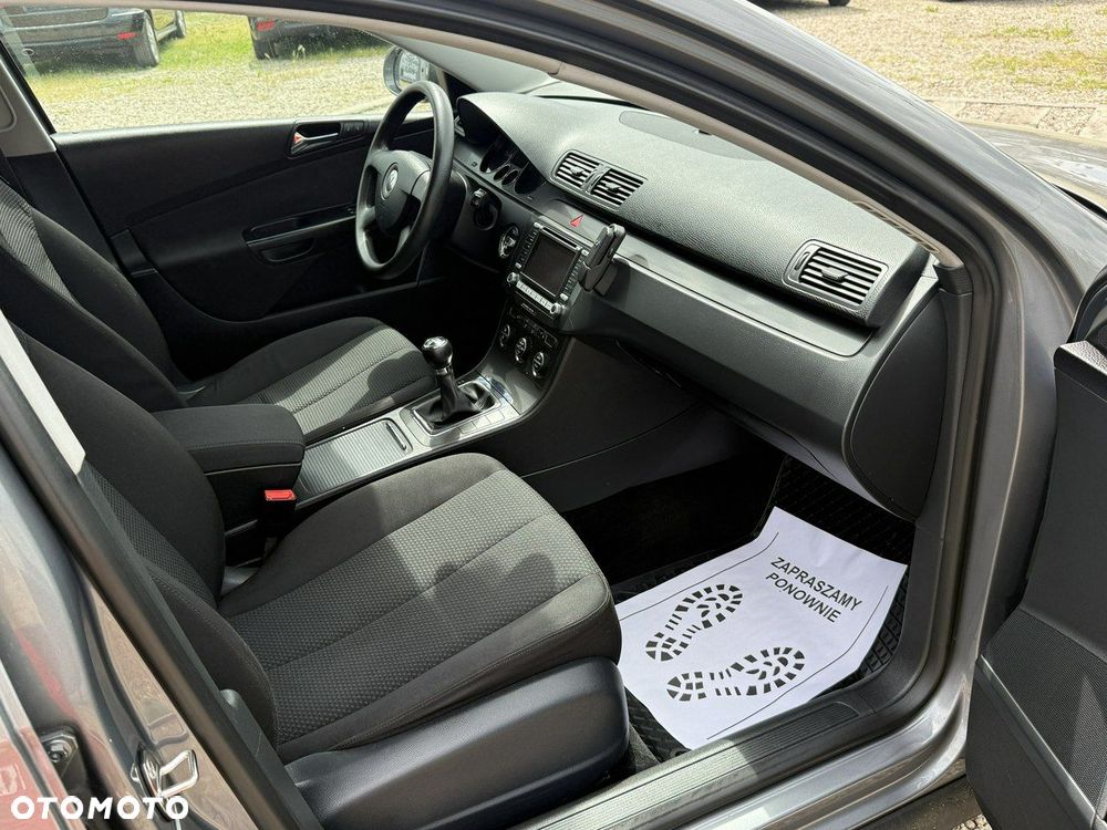Volkswagen Passat - 24