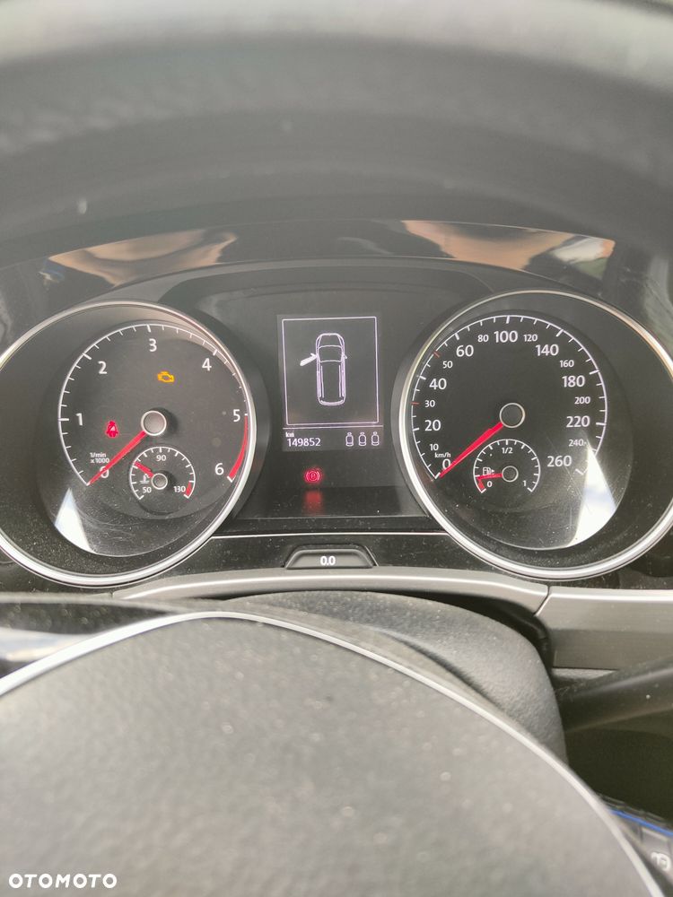 Volkswagen Touran - 5