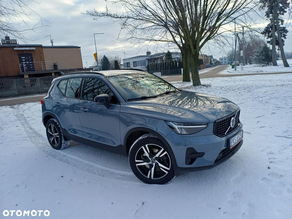 Volvo XC 40 B3 B DKG Plus Dark - 2