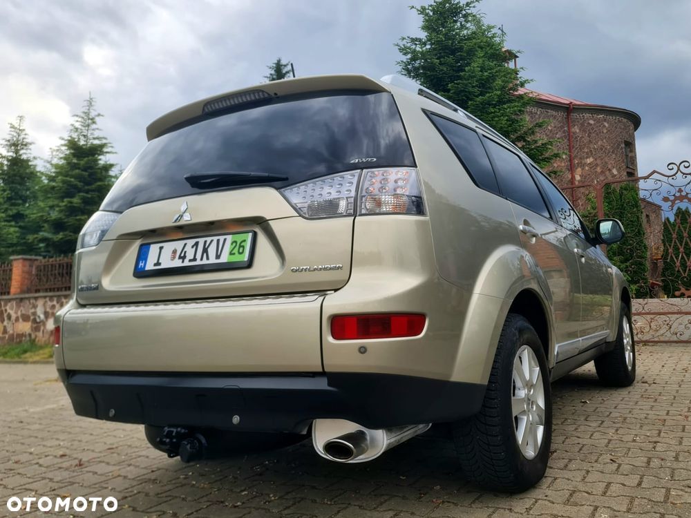 Mitsubishi Outlander 2.4 4WD Invite - 20