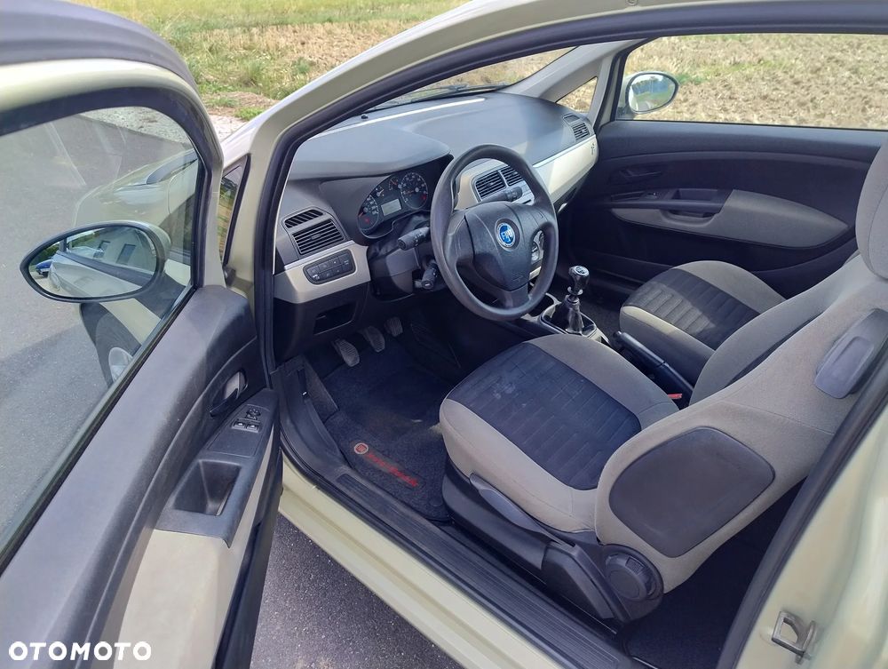 Fiat Punto 1.4 16V Sporting - 11