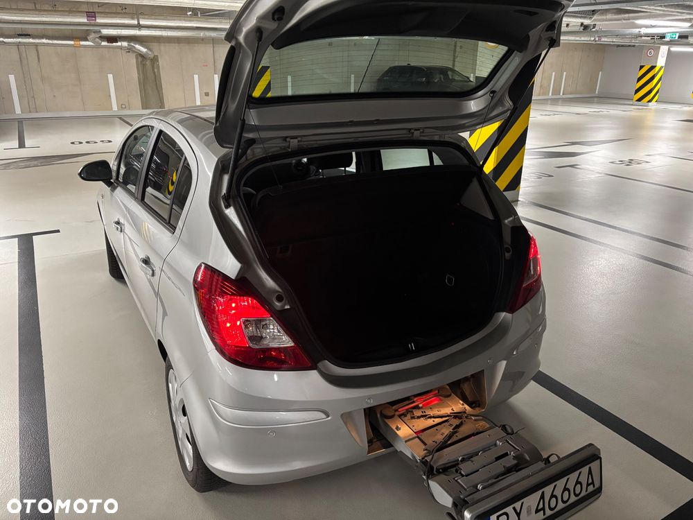Opel Corsa 1.4 16V Innovation 110 Jahre - 4