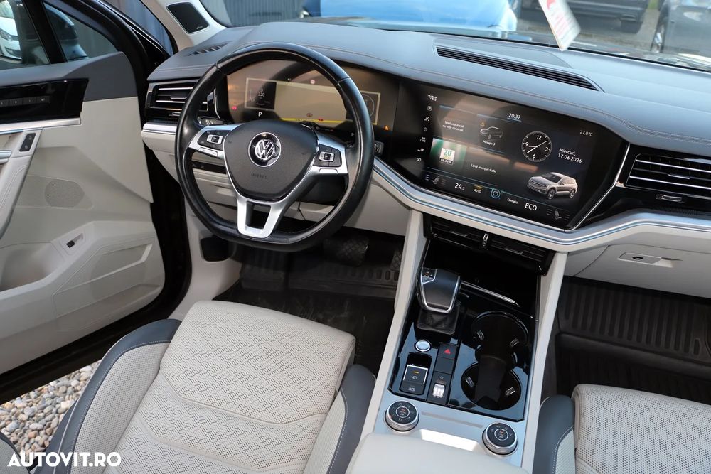 Volkswagen Touareg - 12