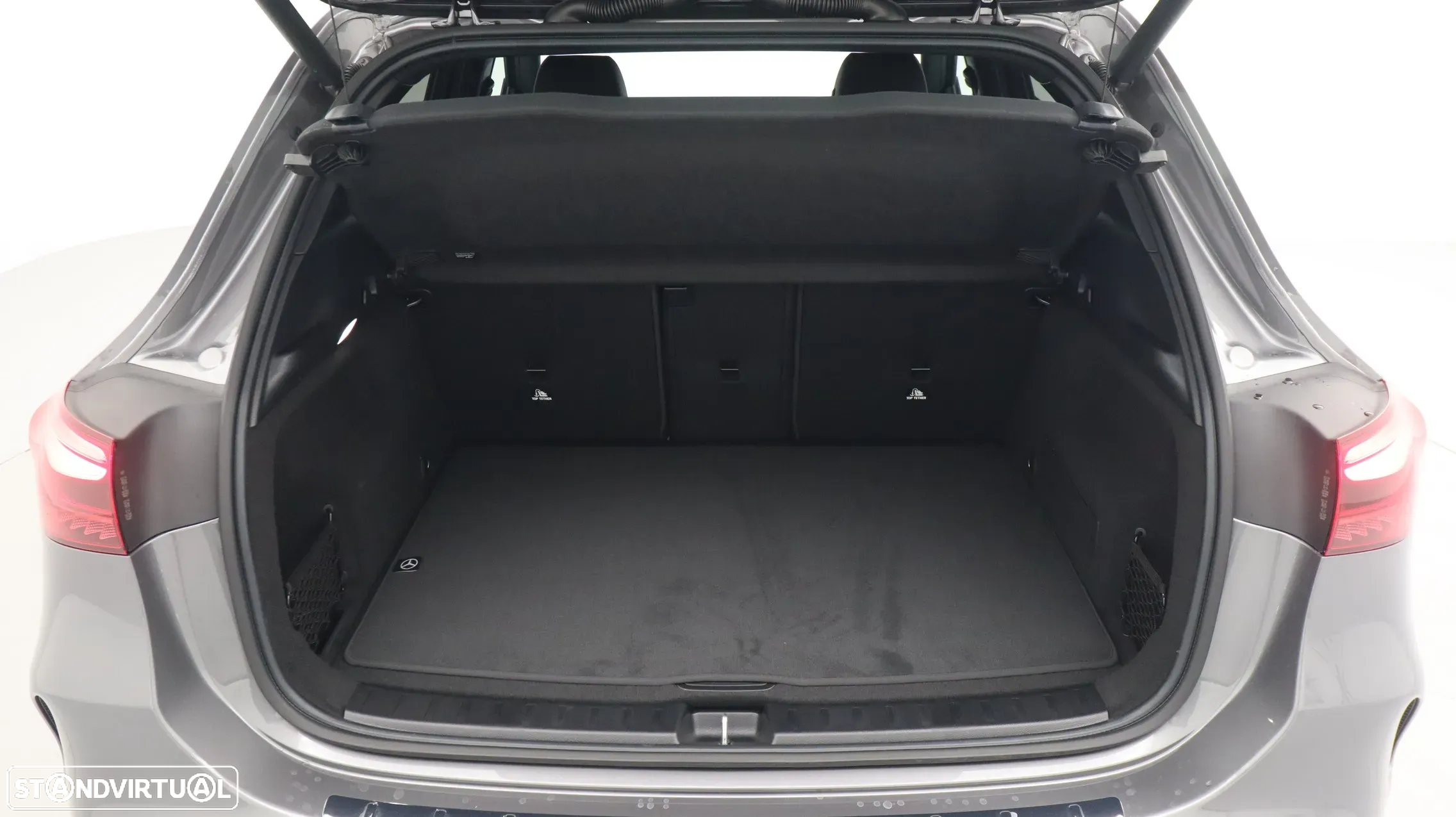 Mercedes-Benz GLA 200 d AMG Line - 28