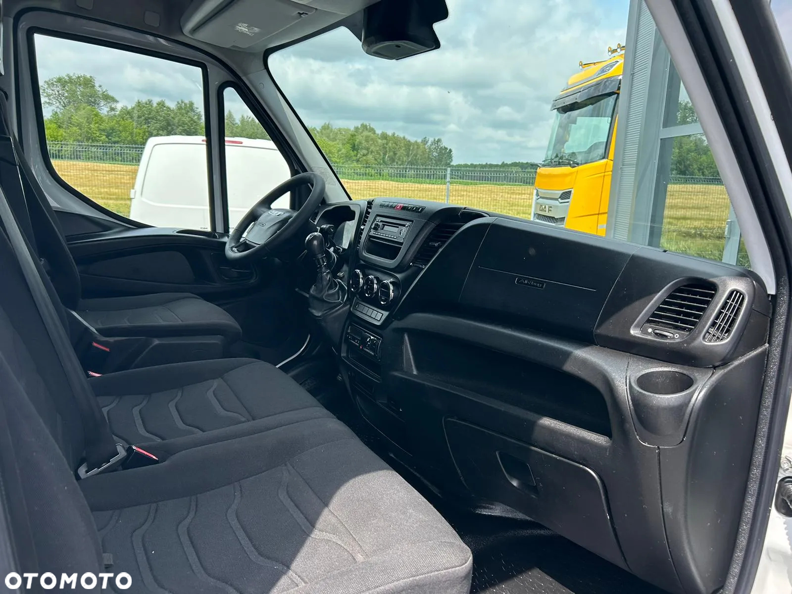 Iveco Daily 35C17 40C17 3.0 HPI L3H2 Średniak **CLIMATRONIC**Hak 3,5t.**NA BLIŹNIAKACH**Sprowadzony**2015R** - 11