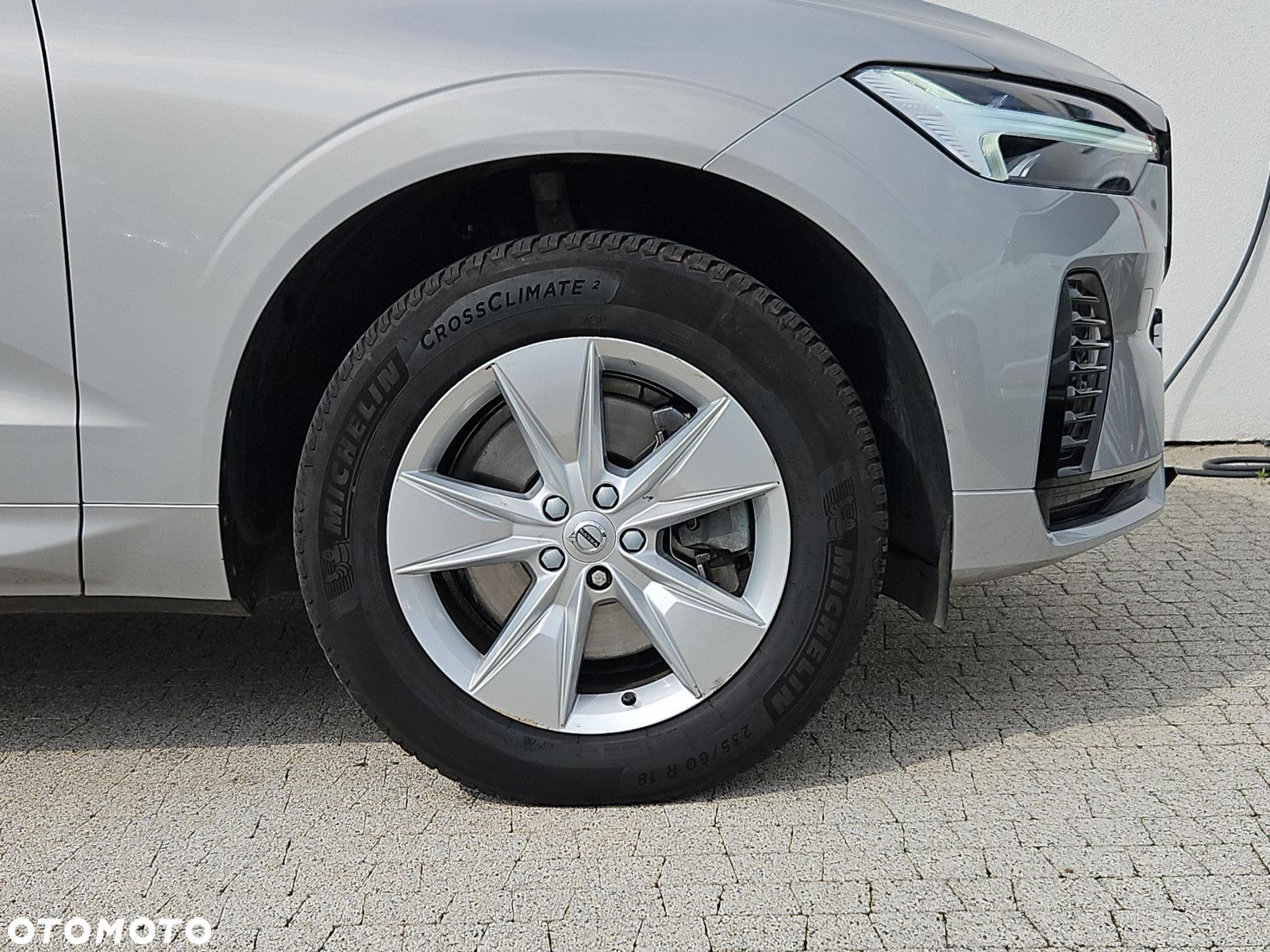 Volvo XC 60 B4 B Plus Dark - 9