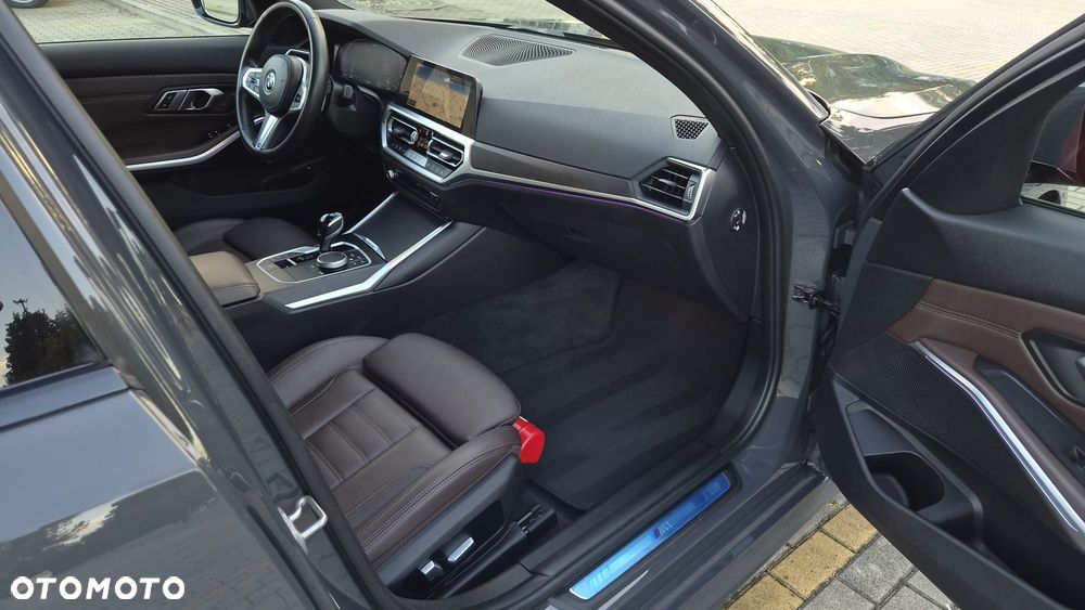 BMW Seria 3 330e PHEV xDrive M Sport sport - 29