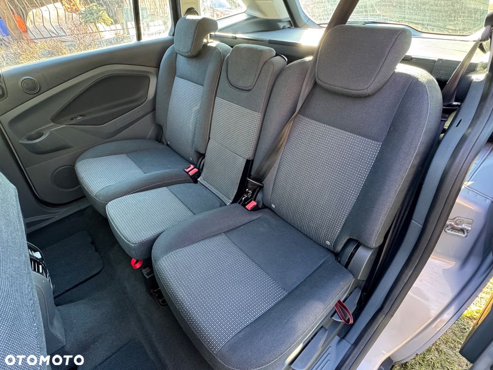 Ford Grand C-MAX - 9