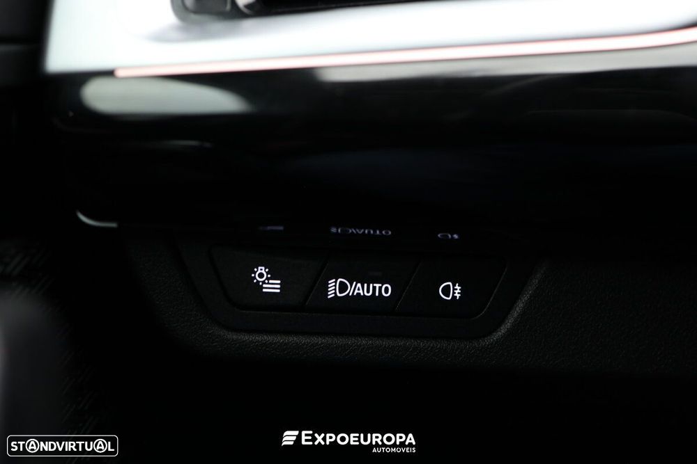 BMW X1 sDrive18d xLine - 19