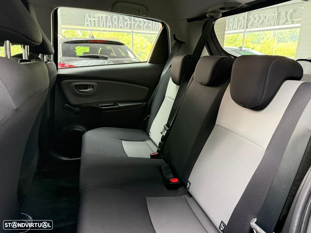 Toyota Yaris 1.0 VVT-i Exclusive - 39