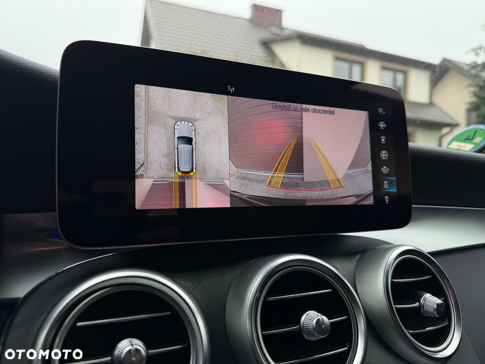 Mercedes-Benz GLC 220 d 4Matic 9G-TRONIC AMG Line - 32