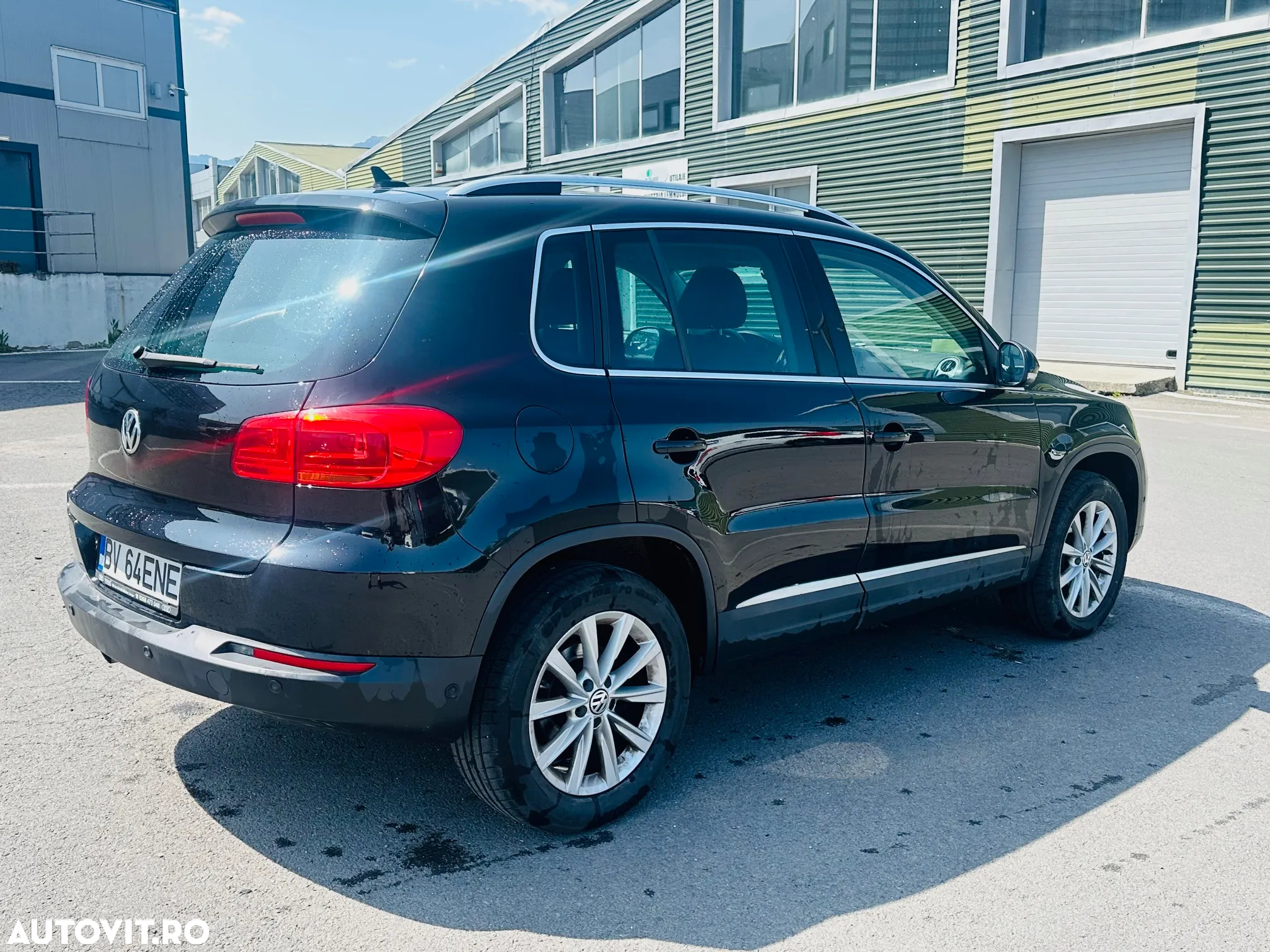 Volkswagen Tiguan - 9
