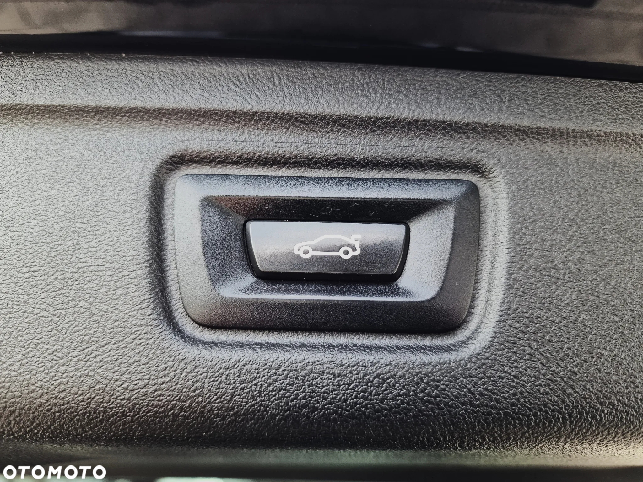 BMW Seria 3 330e PHEV - 16