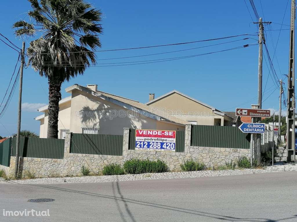 Moradia T3 isolada no Zambujal - Grande imagem: 2/13