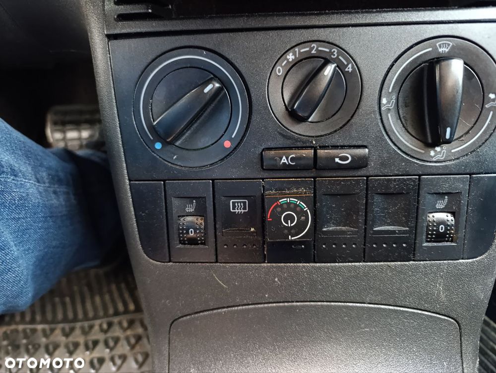 Volkswagen Polo 1.4 Basis - 11