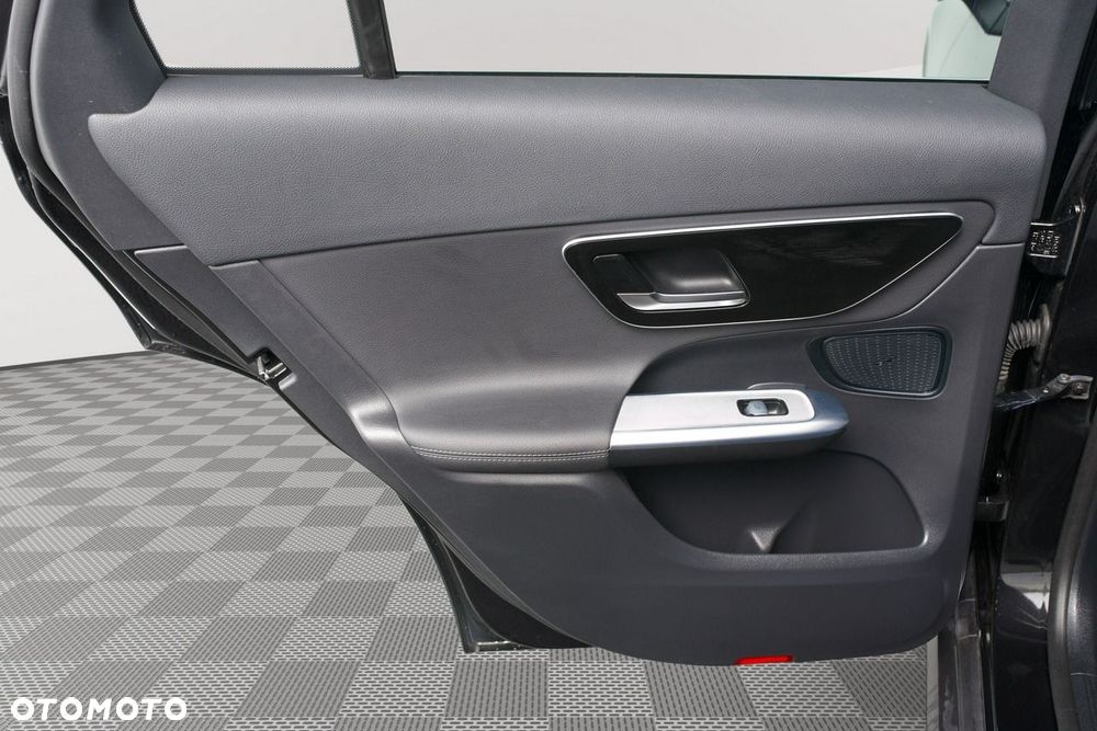 Mercedes-Benz GLC - 25