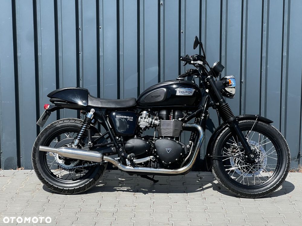 Triumph Bonneville - 1