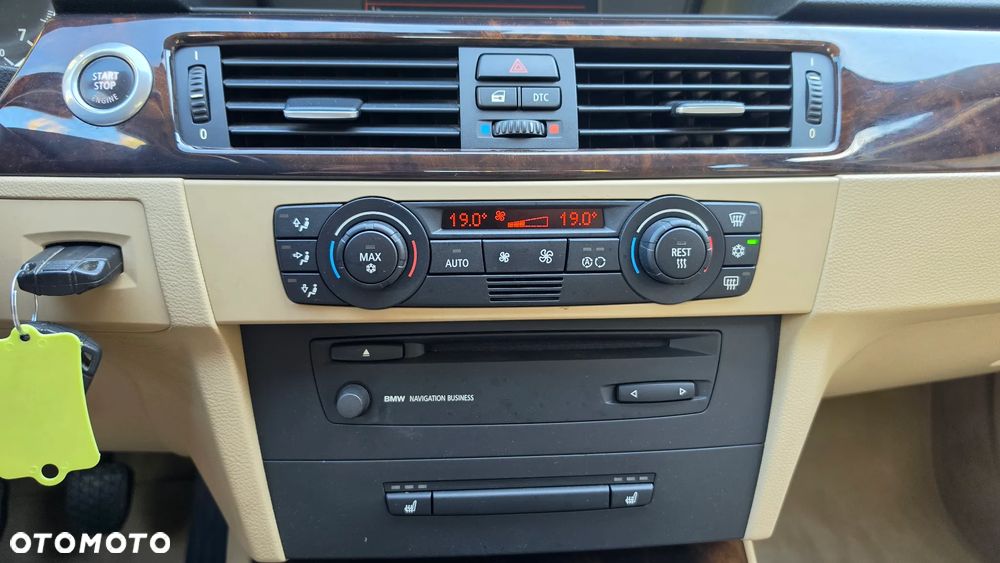 BMW Seria 3 318i - 27