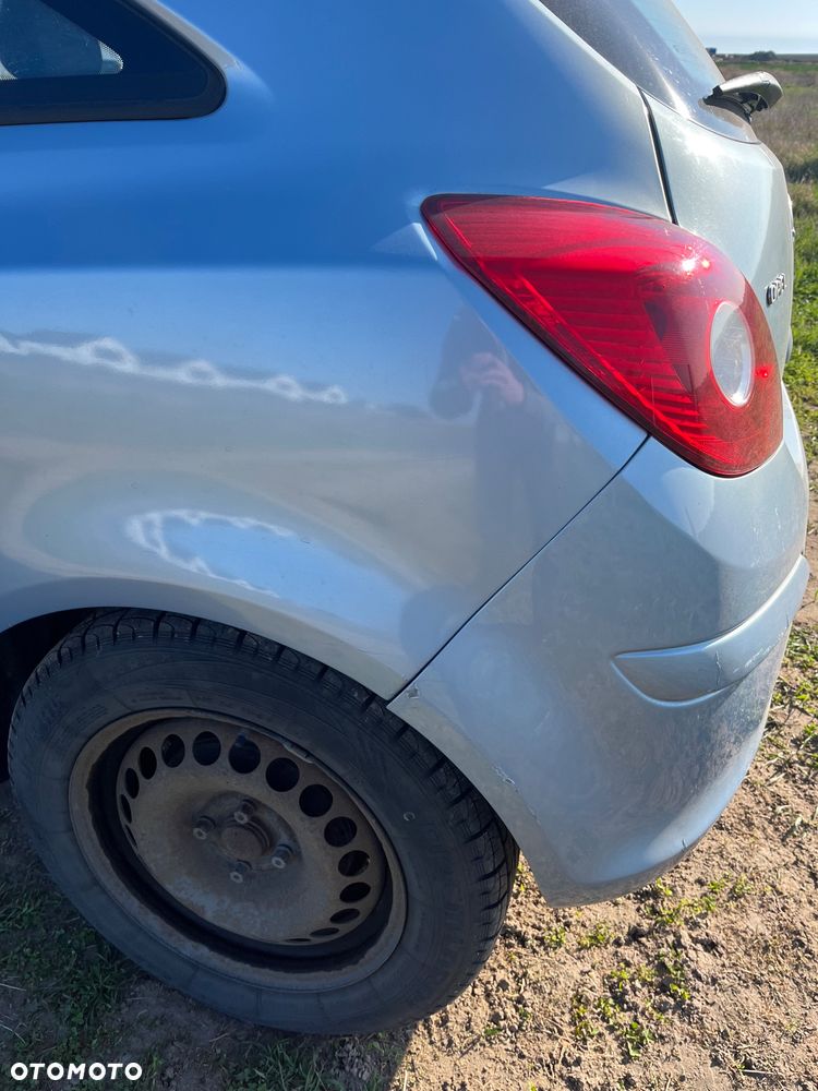 Opel Corsa 1.4 16V Enjoy - 19