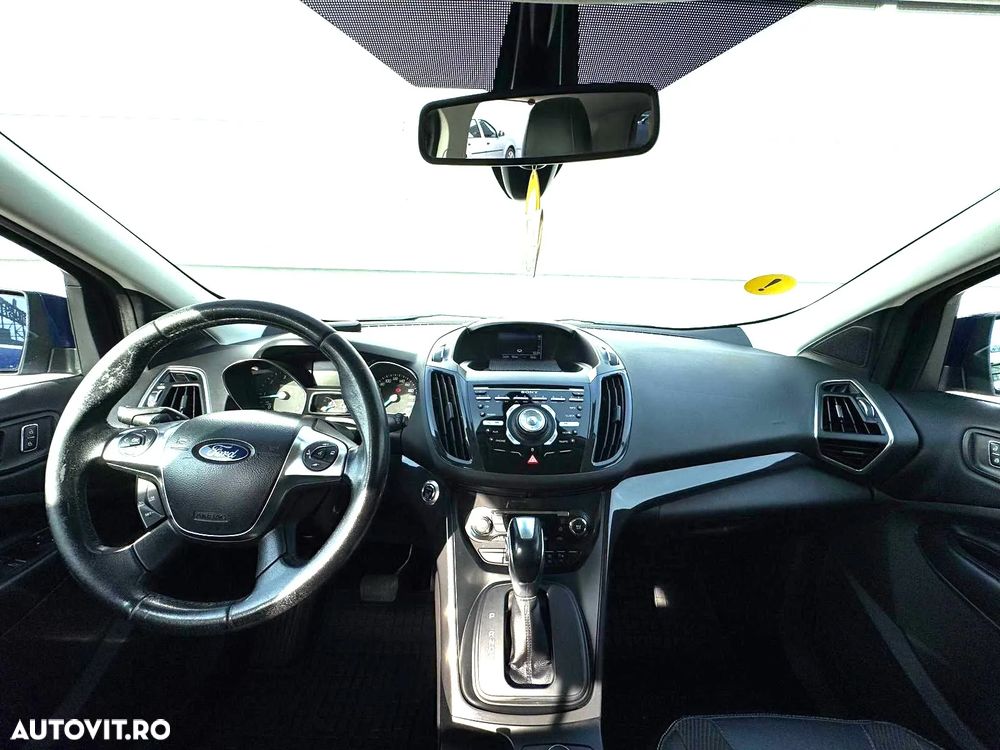 Ford Kuga 2.0 TDCi Powershift 4WD Titanium - 8
