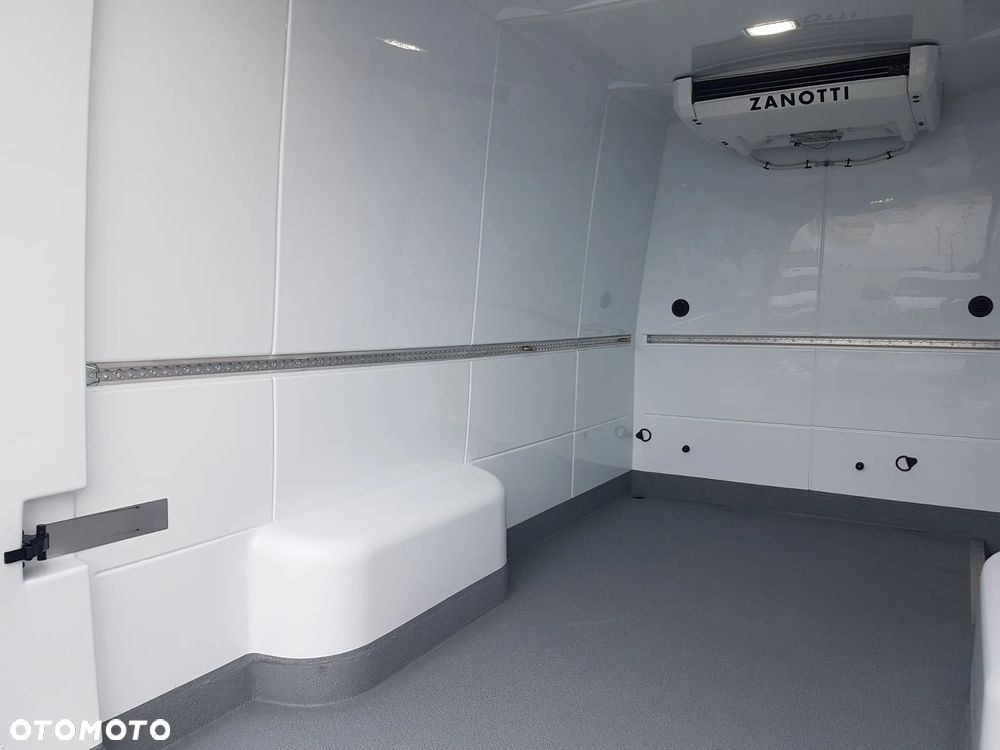 Volkswagen CRAFTER CHŁODNIA MROŹNIA AGREGAT IZOTERMA GRZANIE DŁUGI WYSOKI KLIMA TEMPOMAT - 24