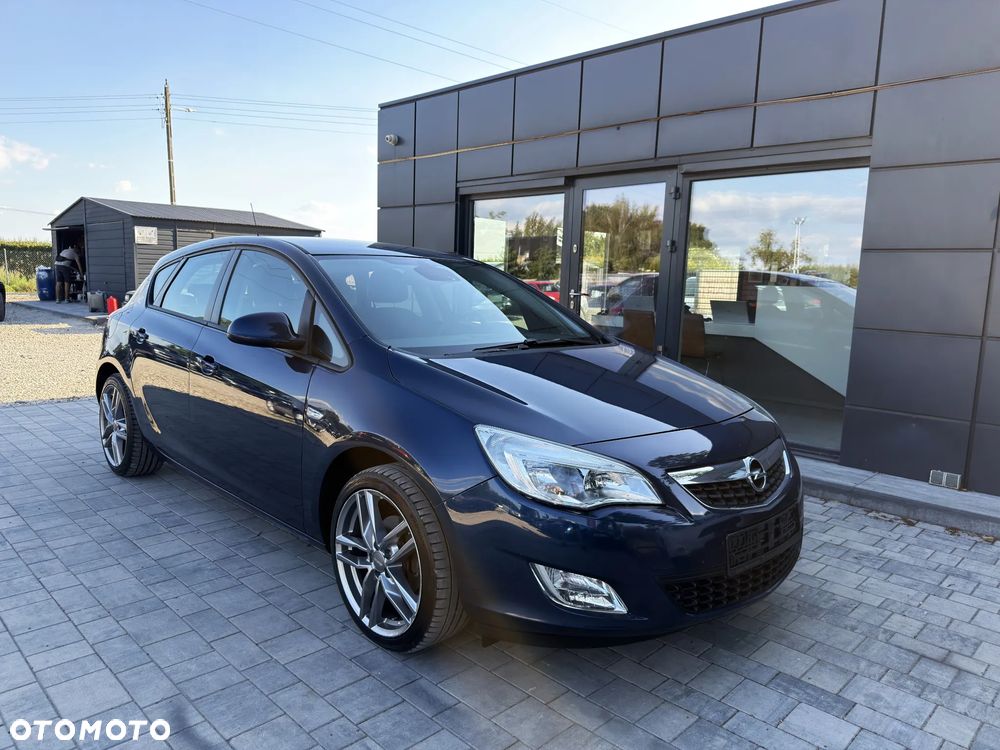 Opel Astra 1.4 T Cosmo - 11
