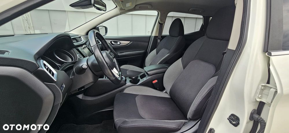 Nissan Qashqai 1.3 DIG-T Tekna - 23